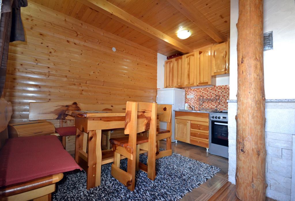 Holiday Homes Durmitorski Gaj 자블야크 외부 사진